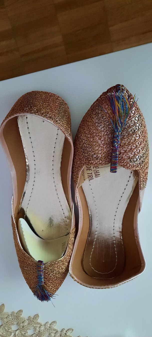 Scarpe da donna: Chaussure femme – Nuovo (secondo la descrizione) da Lausanne venduto da DubiLetto
