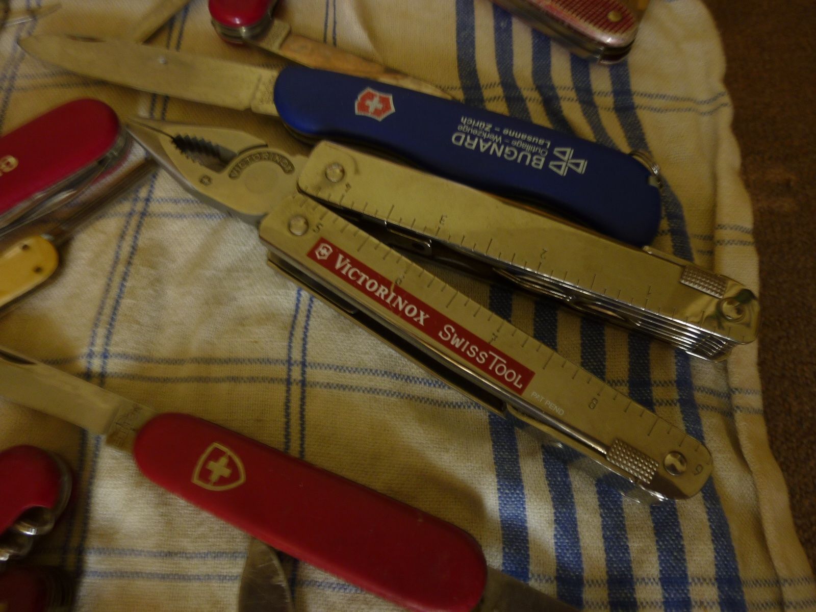 Coltelli tascabile: ca. 40 Taschenmesser und 3 Dolche – Usato da Regensdorf venduto da Moweso134 1