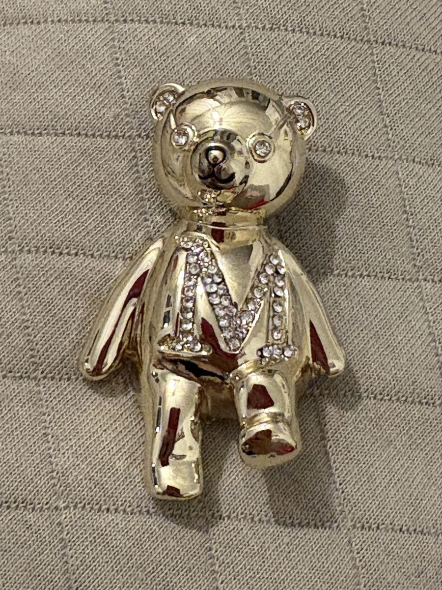 Max Mara Broschen & Nadeln: Max Mara Teddy Bear Brooch – Gebraucht aus Nyon von Avido_Dollars 2