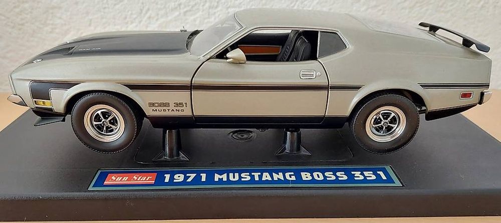 Mustang Mach 1 Boss 351 1971 silber 1:18 by Sun Star (Neu (gemäss ...