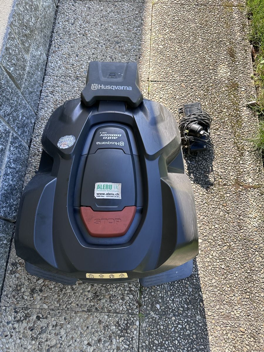 Husqvarna Tagliaerba: Husqvarna Automower 330X  – Usato da Bex venduto da roopa.gorla