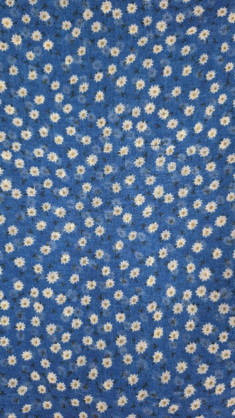 Foulard & Sciarpe: Echarpe – Nuovo (secondo la descrizione) da Villars-sur-Glâne venduto da ninisabri 1