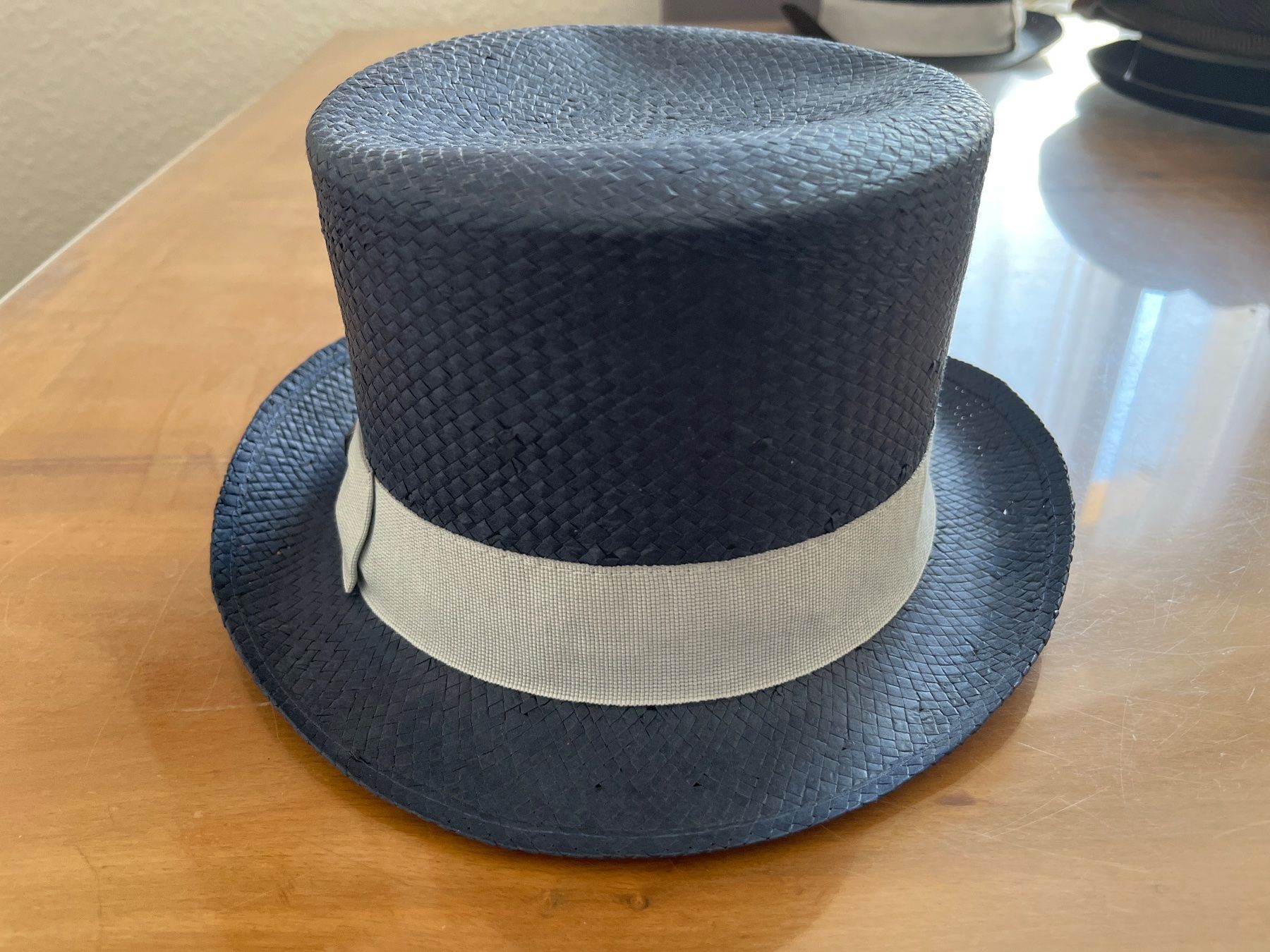 Copricapi, berretti & cappellini: Chapeau haute forme – Usato da Genève venduto da Majikamu 1