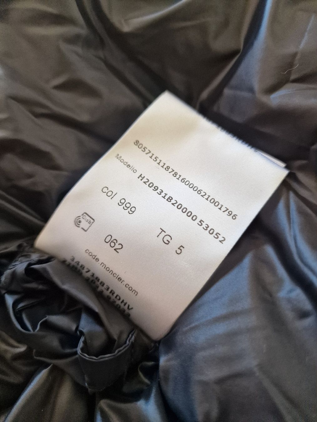 Moncler Giacche: Doudoune longue Moncler "Suyen" – Nuovo (secondo la descrizione) da Yverdon-les-Bains venduto da Scmps 8