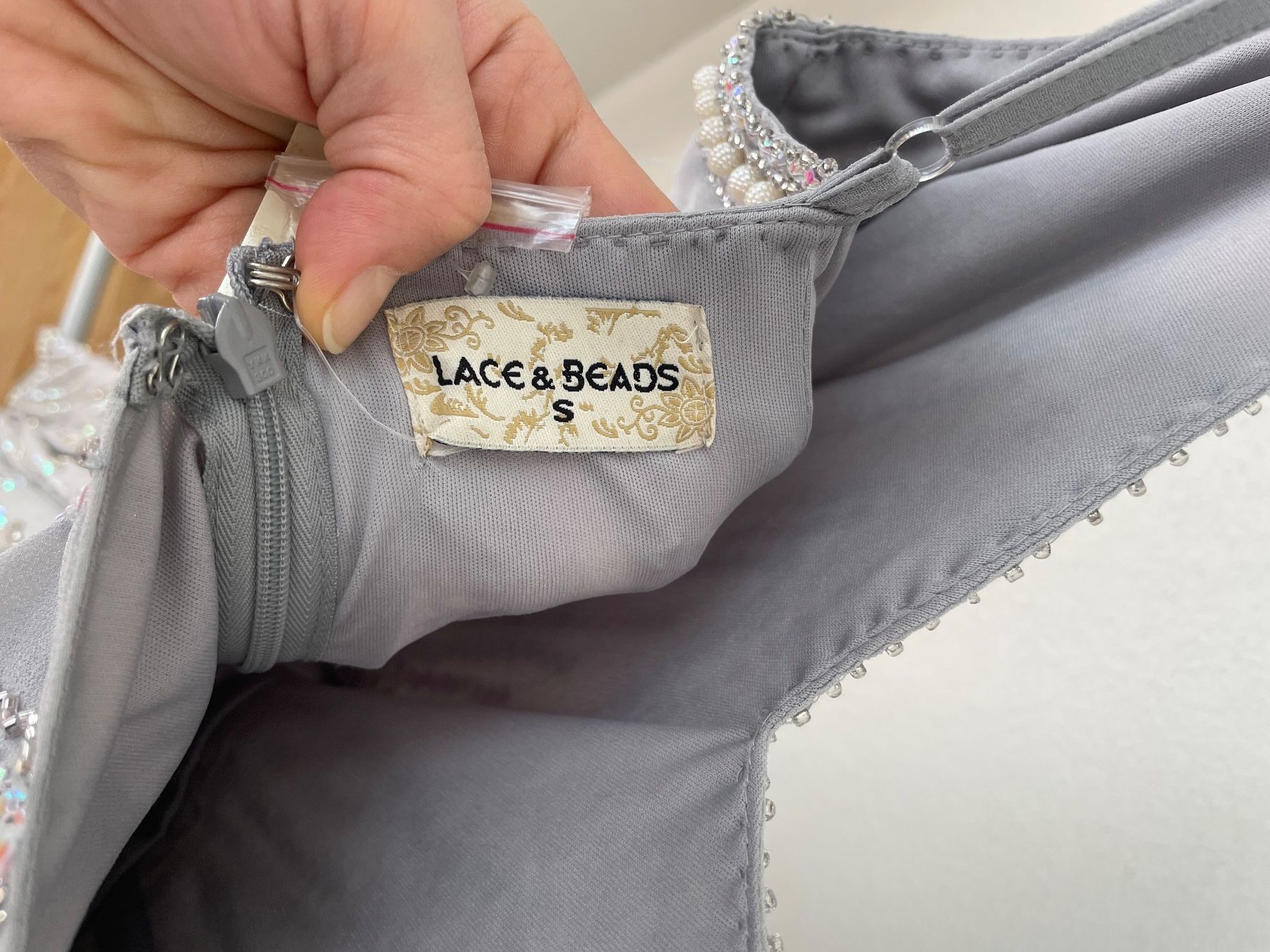 Tute: ‚Lace & Beads’ Jumpsuit mit Perlen – Nuovo (secondo la descrizione) da Zürich venduto da ufe_f5q5 8