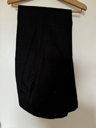 Schicke, schwarze Herrenhose, Grösse 48, Top!