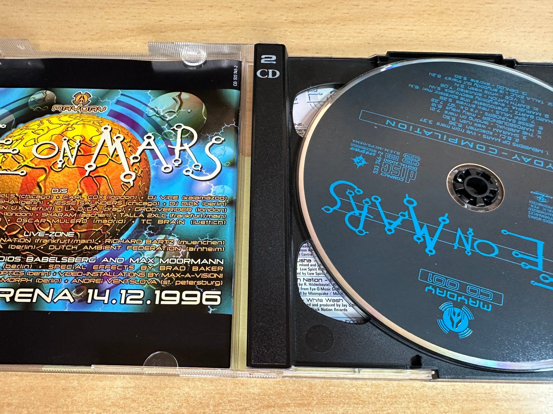 CDs: T8 Various – Mayday - Life On Mars - 2 CD – Gebraucht aus Rikon im Tösstal von Alpenmutz 2