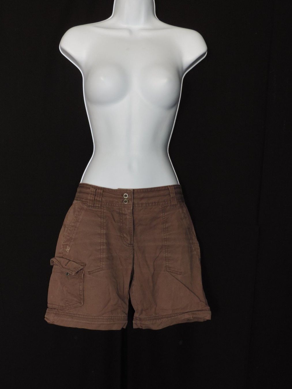 Pantaloni: short brun gris – Usato da Genève venduto da Axelle333 1
