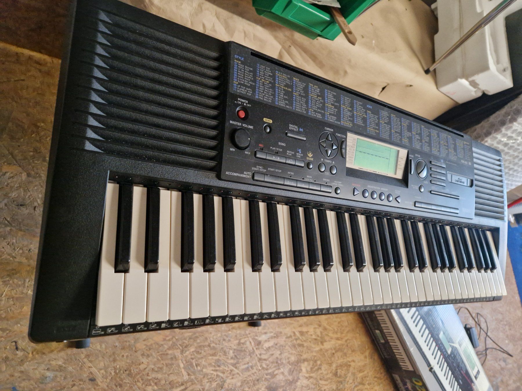 Instruments de musique: Keyboard Yamaha PSR-420 – D'occasion à grossaffoltern par scirocco03 1