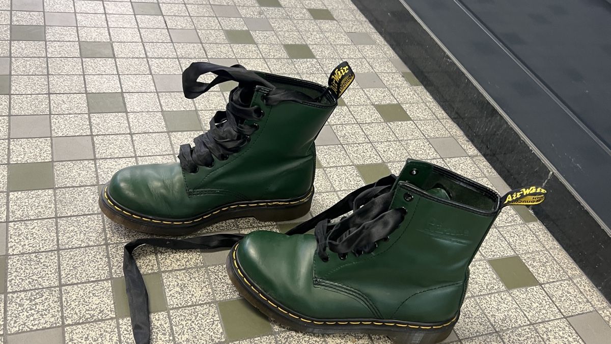 Dr. Martens Scarpe da uomo: Dr. Martens 1460 vertes, taille 38 – Usato da Genève venduto da Leboucheoreilles