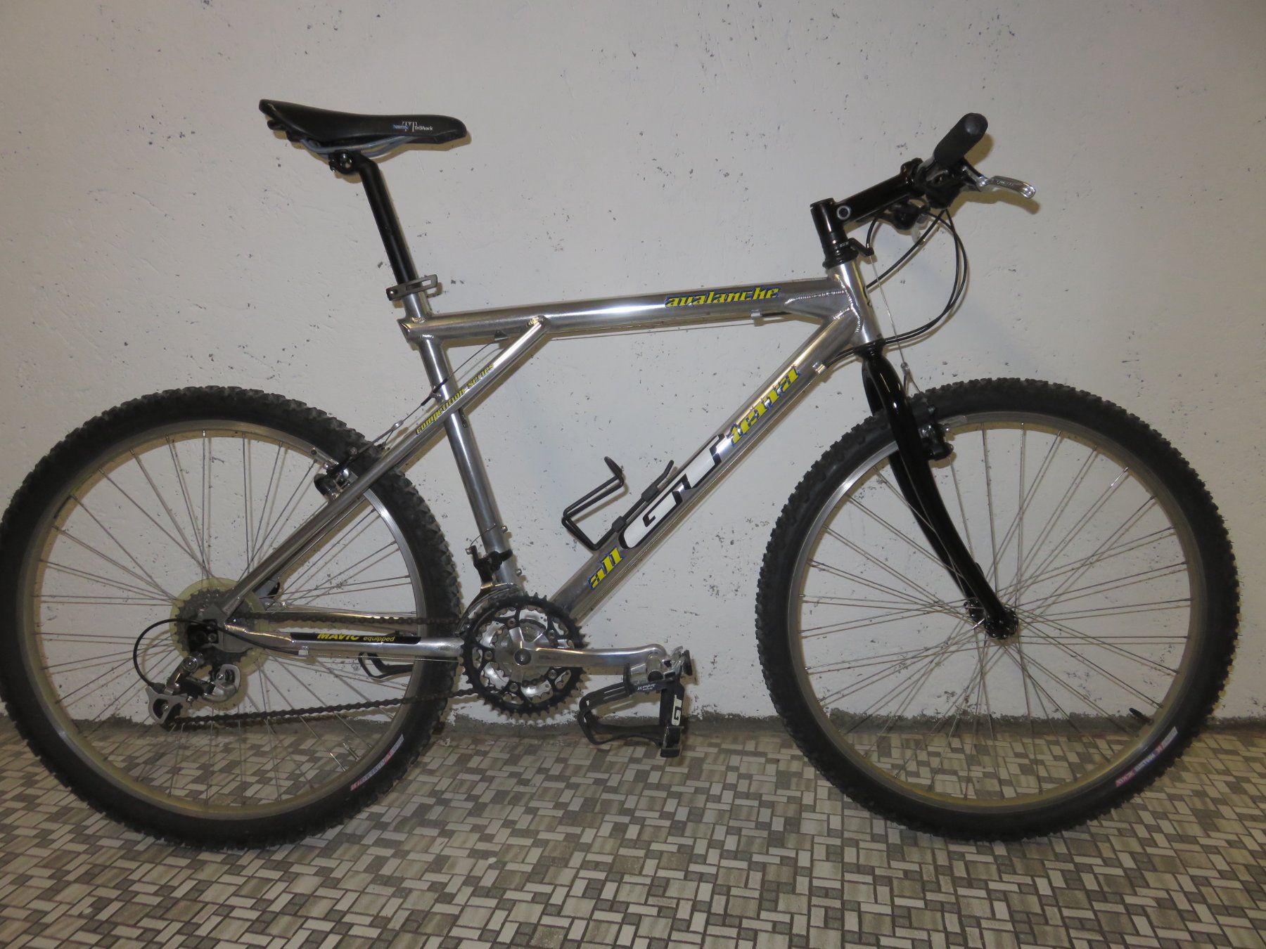 GT Velos: GT Avalanche MTB Retro Kult – Gebraucht aus Ammerswil AG von