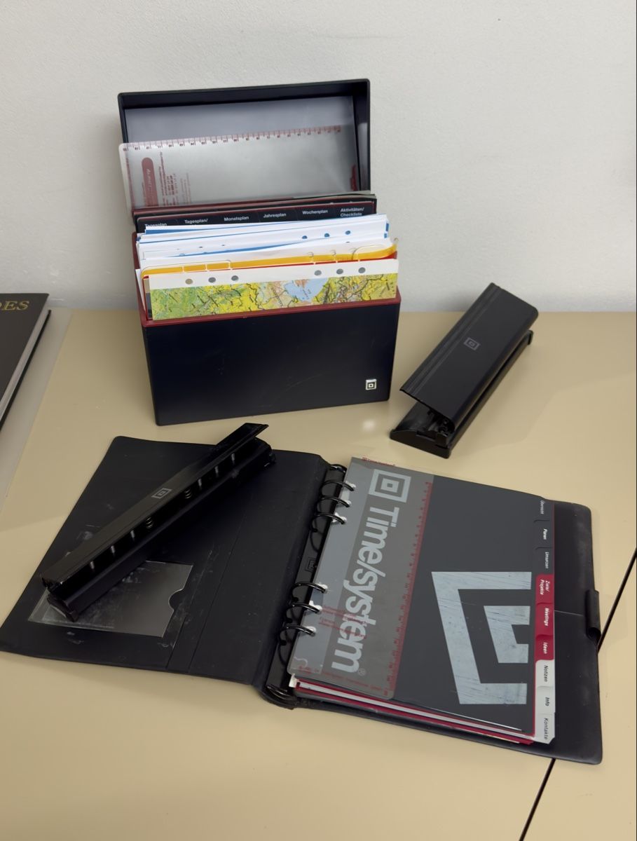 Raccoglitori: TimeSystem Timer 2.0 Set, Organizer, Locher, Ordner – Usato da Rafz venduto da Apfelmoscht