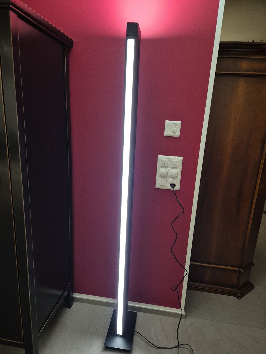 Lampade: Drehbare, diembare Stehlampe – Usato da Unterägeri venduto da VivienG