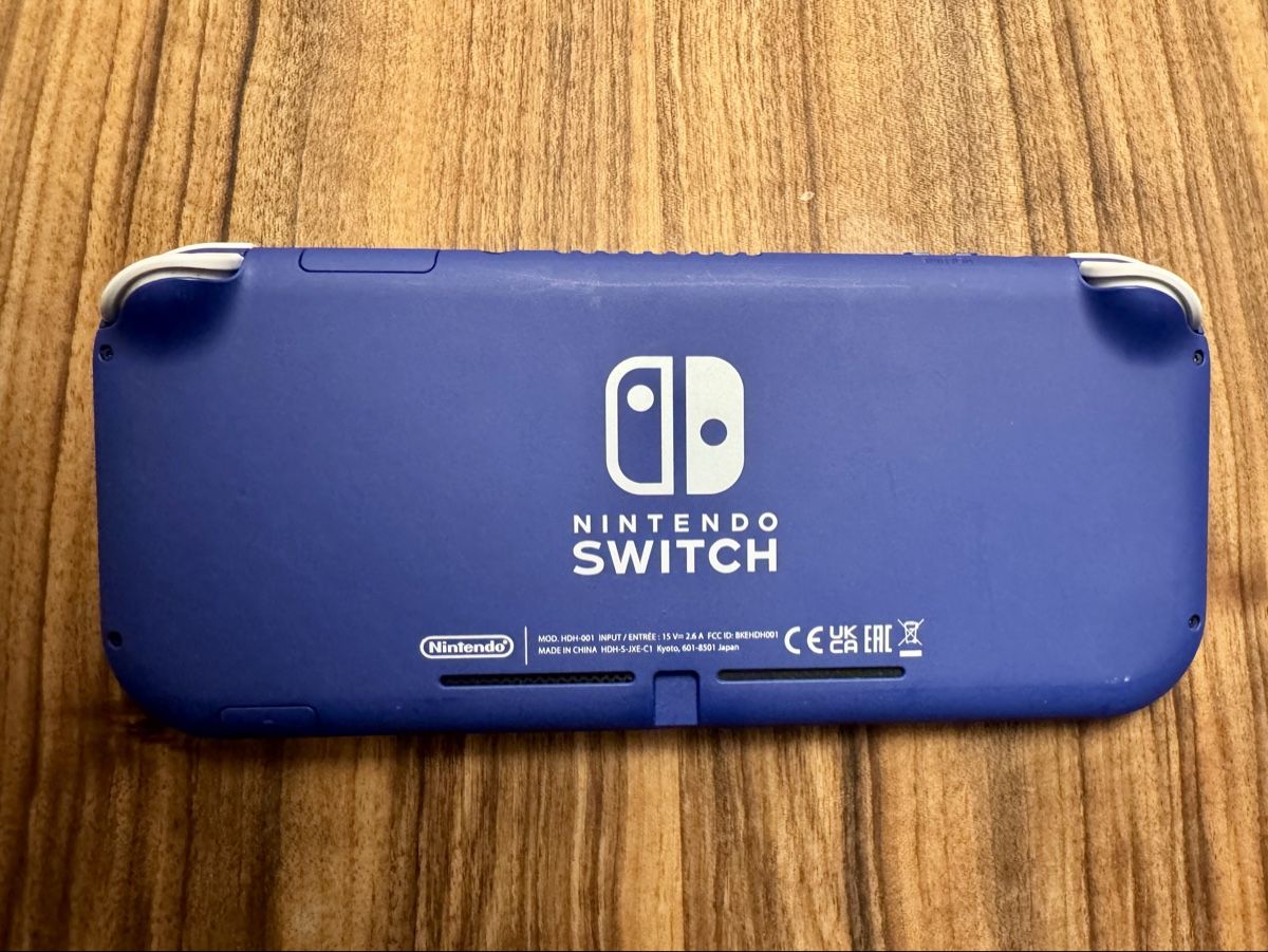 Nintendo Konsolen: Nintendo Switch light – Gebraucht aus Winkel von Global911 1