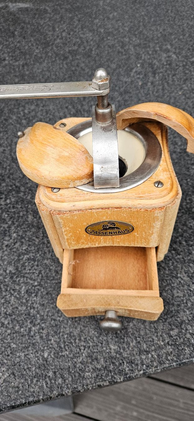 Zassenhaus Elettrodomestici da cucina: ANTIKE PFEFFERMÜHLE – Usato da ZIHLSCHLACHT venduto da Raja9 3
