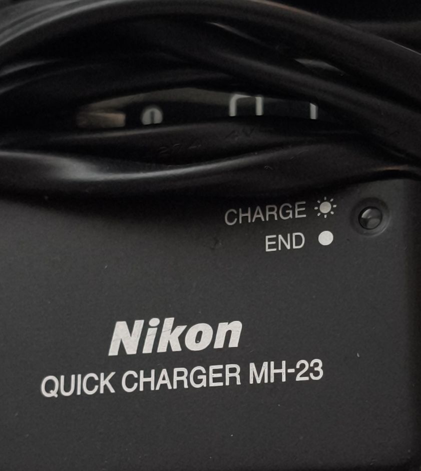Nikon Fotocamera: Nikon D5000 Spiegelreflexkamera Set gebraucht – Usato da Glarus venduto da Cedric201 7