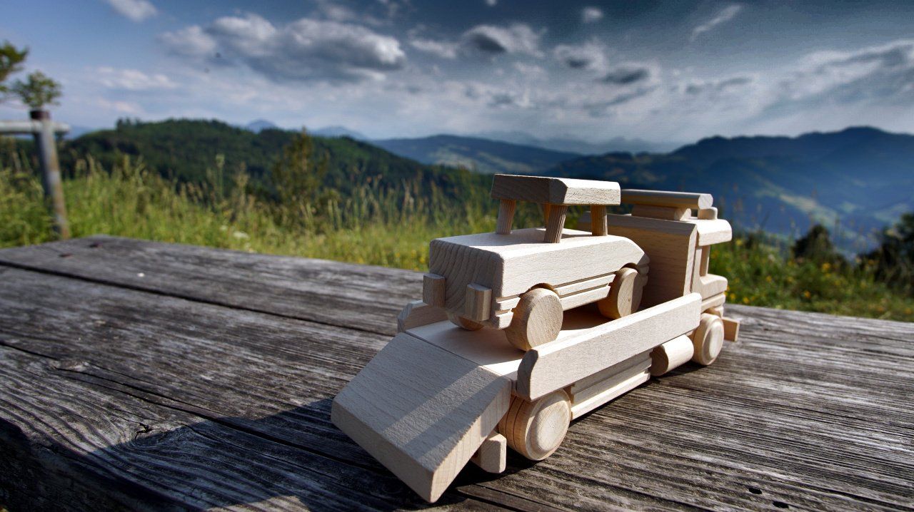 Spielzeuge: Autotransporter aus Holz - Neu Spielzeug – Neu (gemäss Beschreibung) aus Abtwil SG von k0n_xp9v 2