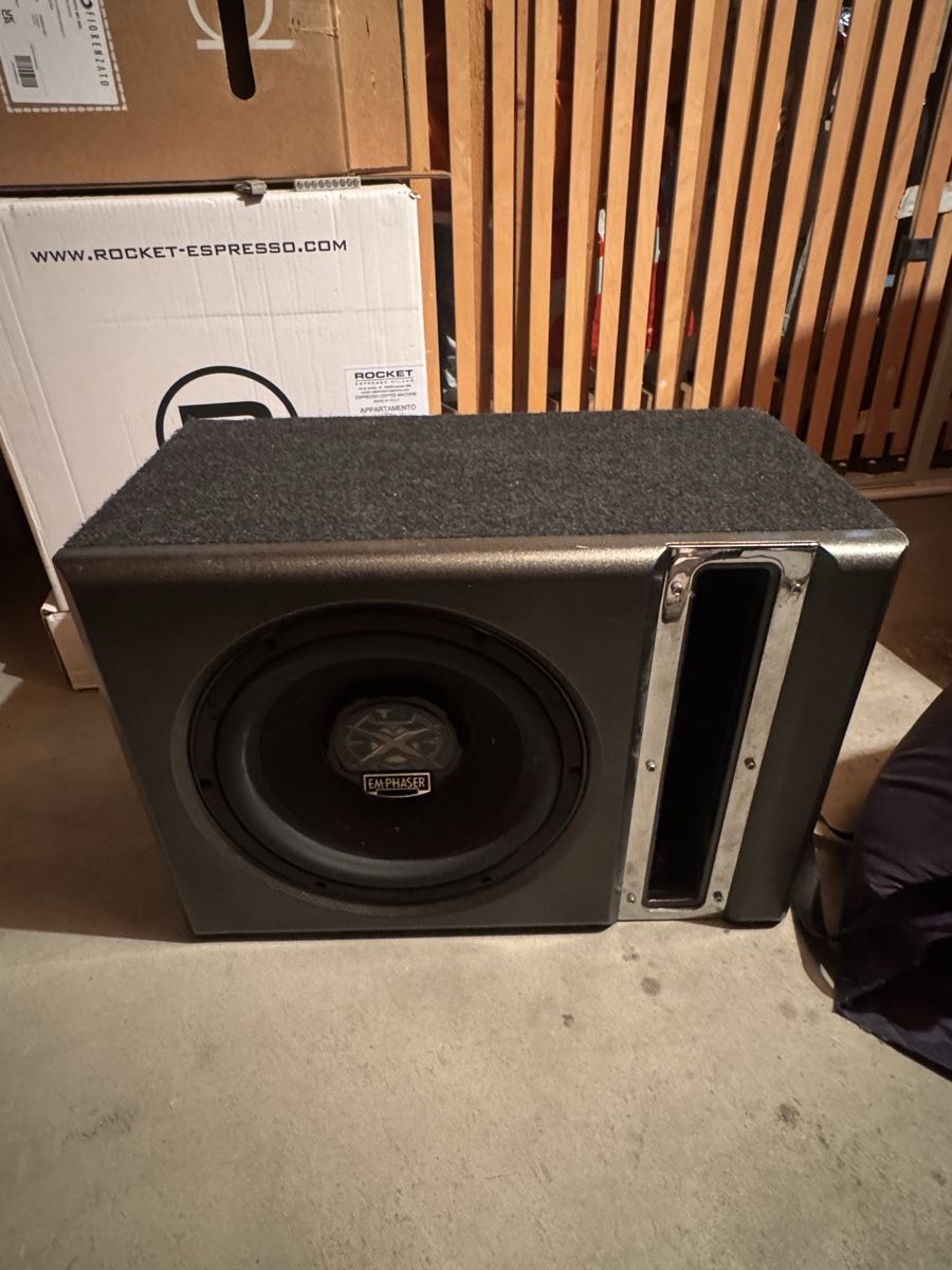 Casse acustiche: Emphaser T4 Subwoofer + Boss RIP D3 Verstärker – Usato da Schaffhausen venduto da Faaabiiaaaan