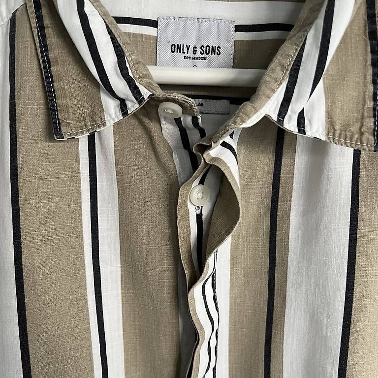 Hemden: Gestreiftes Hemd von Only & Sons, Grösse L – Gebraucht aus Neerach von twerner1 1