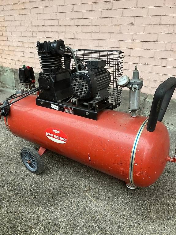Compressori: Professioneller Druckluftkompressor von SERVA-TECHNIK – Usato da St. Gallen venduto da czucio 4