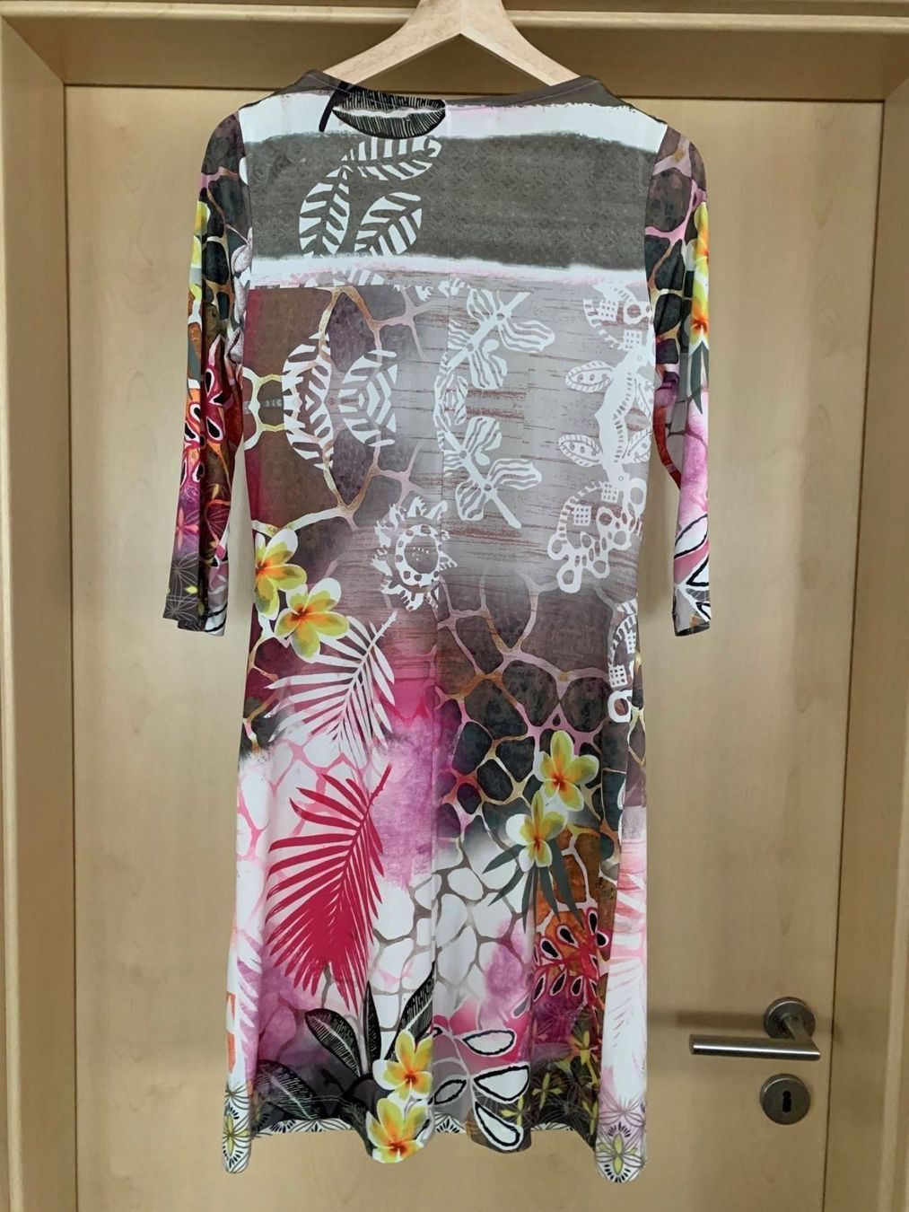 Vestiti: Damenkleid bunt Gr.36 – Nuovo (secondo la descrizione) da Azmoos venduto da Verwir64 3