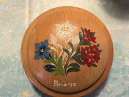 Holzschale mit Deckel, handbemalt mit Alpenblumen,Brienz!