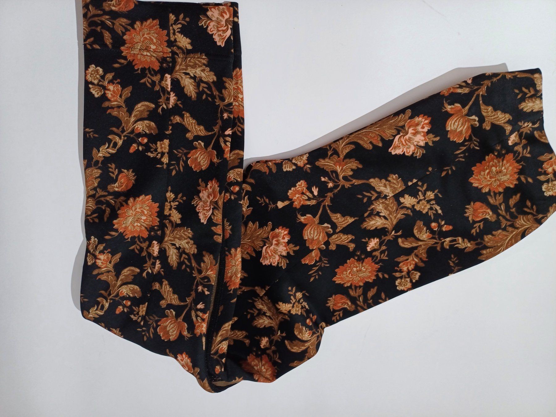 Pantaloni: Wunderschöne gemusterte Hose/Leggins Damen EU38 – Nuovo (secondo la descrizione) da Zürich venduto da Atad