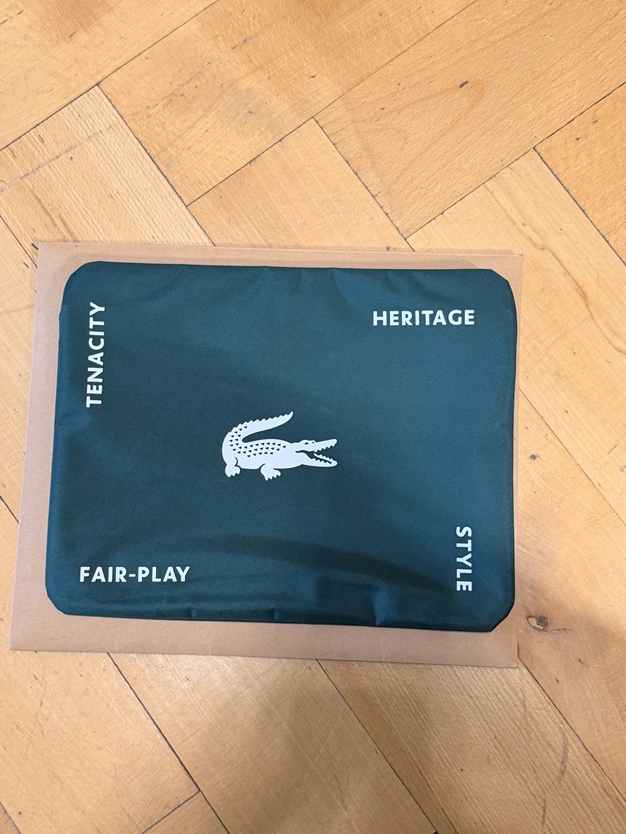 Lacoste Kosmetikkoffer: Lacoste Necessaire Neu – Neu und originalverpackt aus Visp von locosshop 1