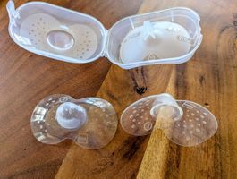 2 Stillhütchen von MAM Grösse L mit Aufbewahrungsbox