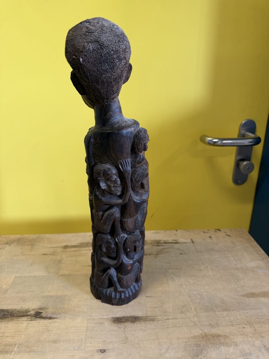 Skulpturen & Statuen: Afrikanische Holzskulptur, Kunsthandwerk, 39cm hoch – Gebraucht aus Strengelbach von RaenAntikDesign 3