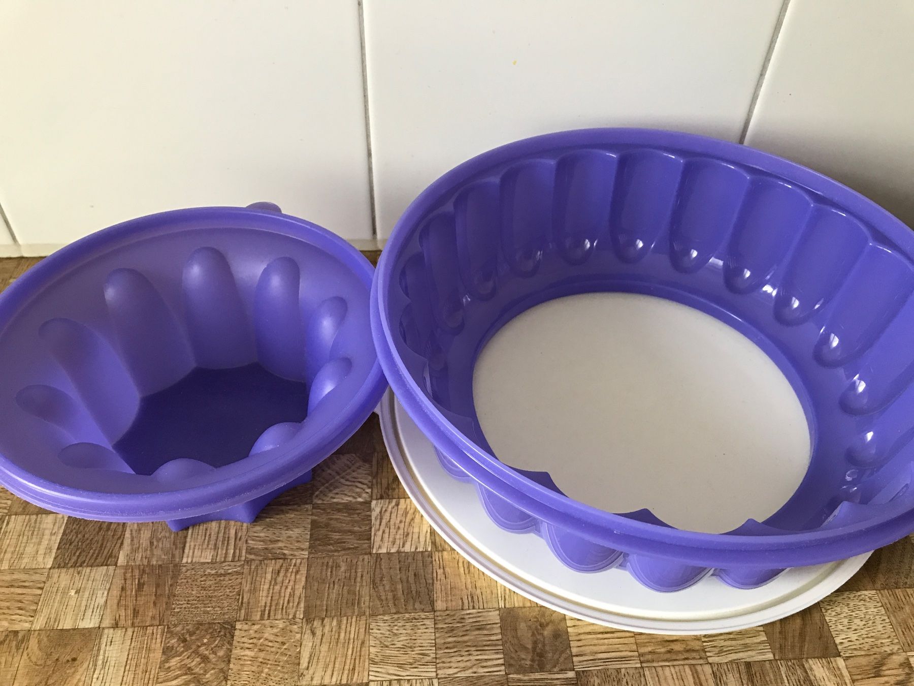 Tupperware Behälter & Ähnliches: Grosse Puddingform – Gebraucht aus Birmensdorf ZH von Hilhan 2