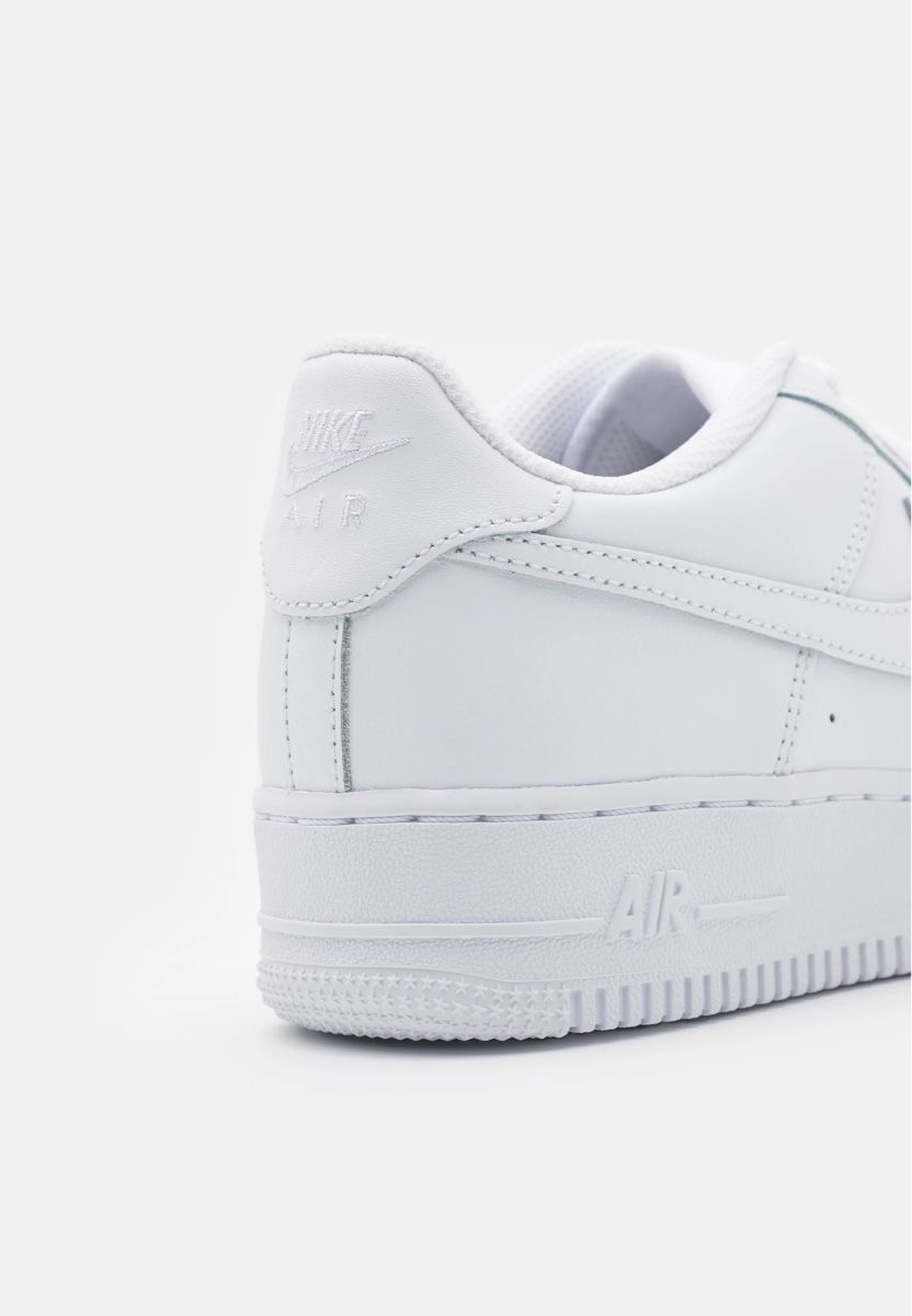 Nike Herrenschuhe: Nike Air Force 1 – Neu und originalverpackt aus Le Lignon von Ana2831 1