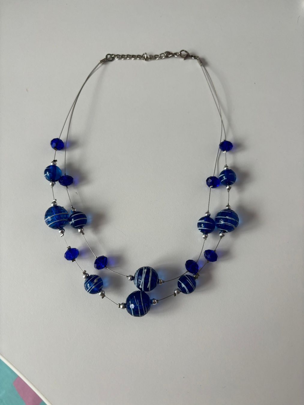 Ketten: Blaue Glasperlenkette, Doppelkette, trendy – Gebraucht aus Münchwilen AG von Juean