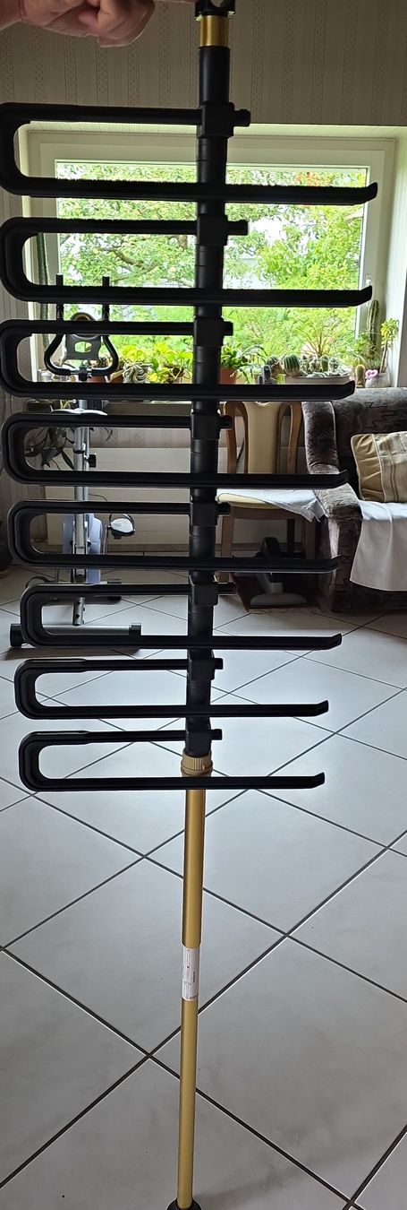 Sonstiges für Büro & Gewerbe: Adjustable garment hanger stand. – Gebraucht aus Hinwil von Ehretstock8