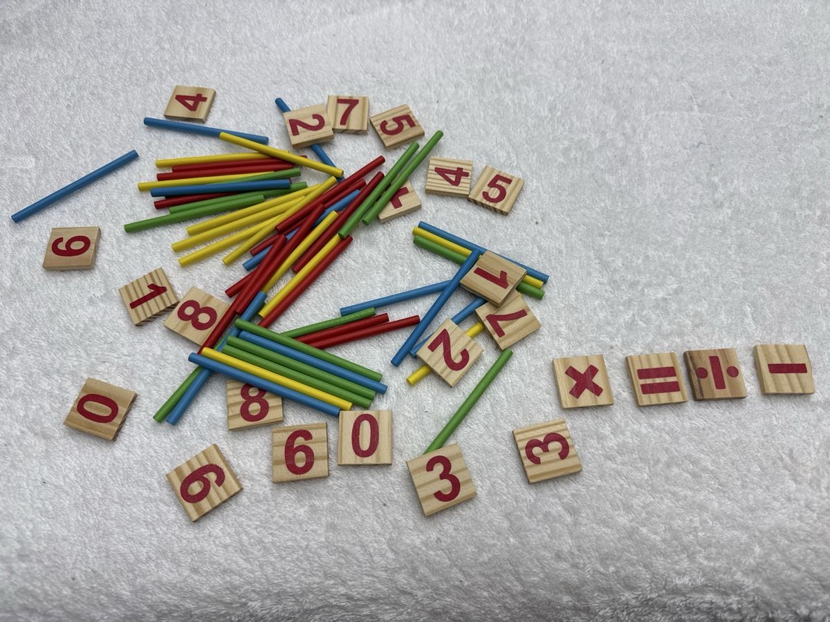 Giochi: Jouet éducatif calcul bâtonnets chiffres bois 100p – Nuovo (secondo la descrizione) da Chenens venduto da anasantos90 3