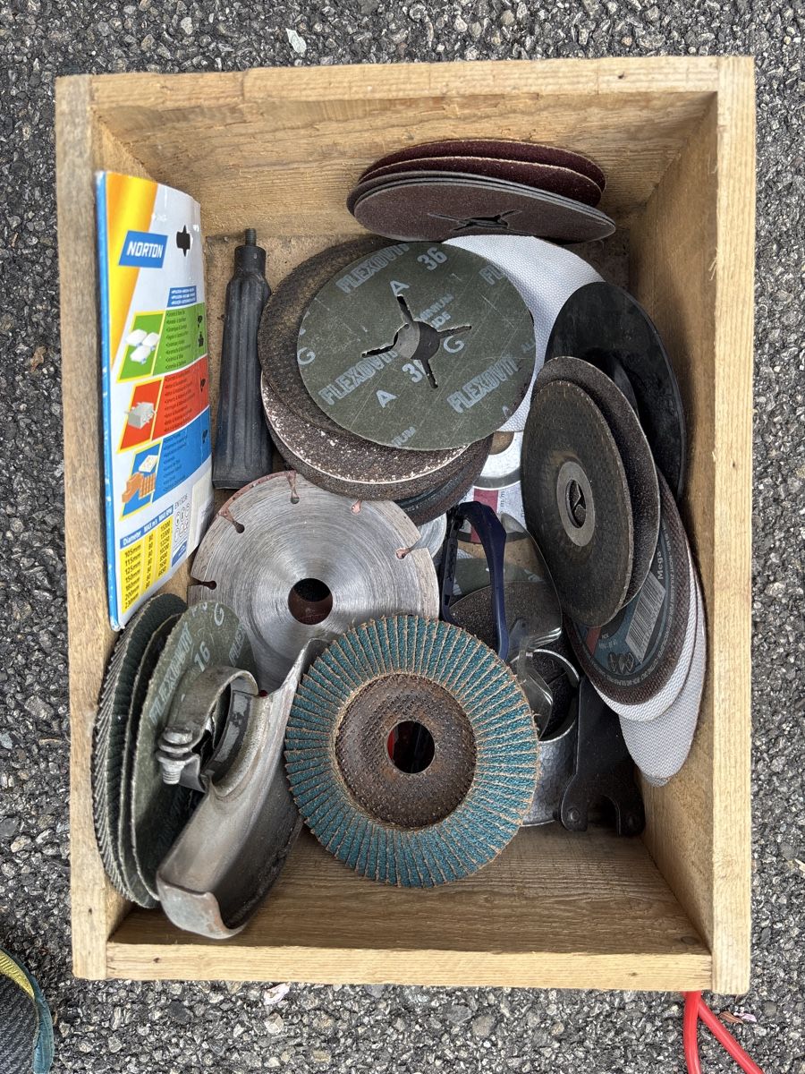 Bosch Alle Werkzeuge: Meuleuse Bosch 1348.7 et disques à meuler – Gebraucht aus Lonay von car_l9sk 3