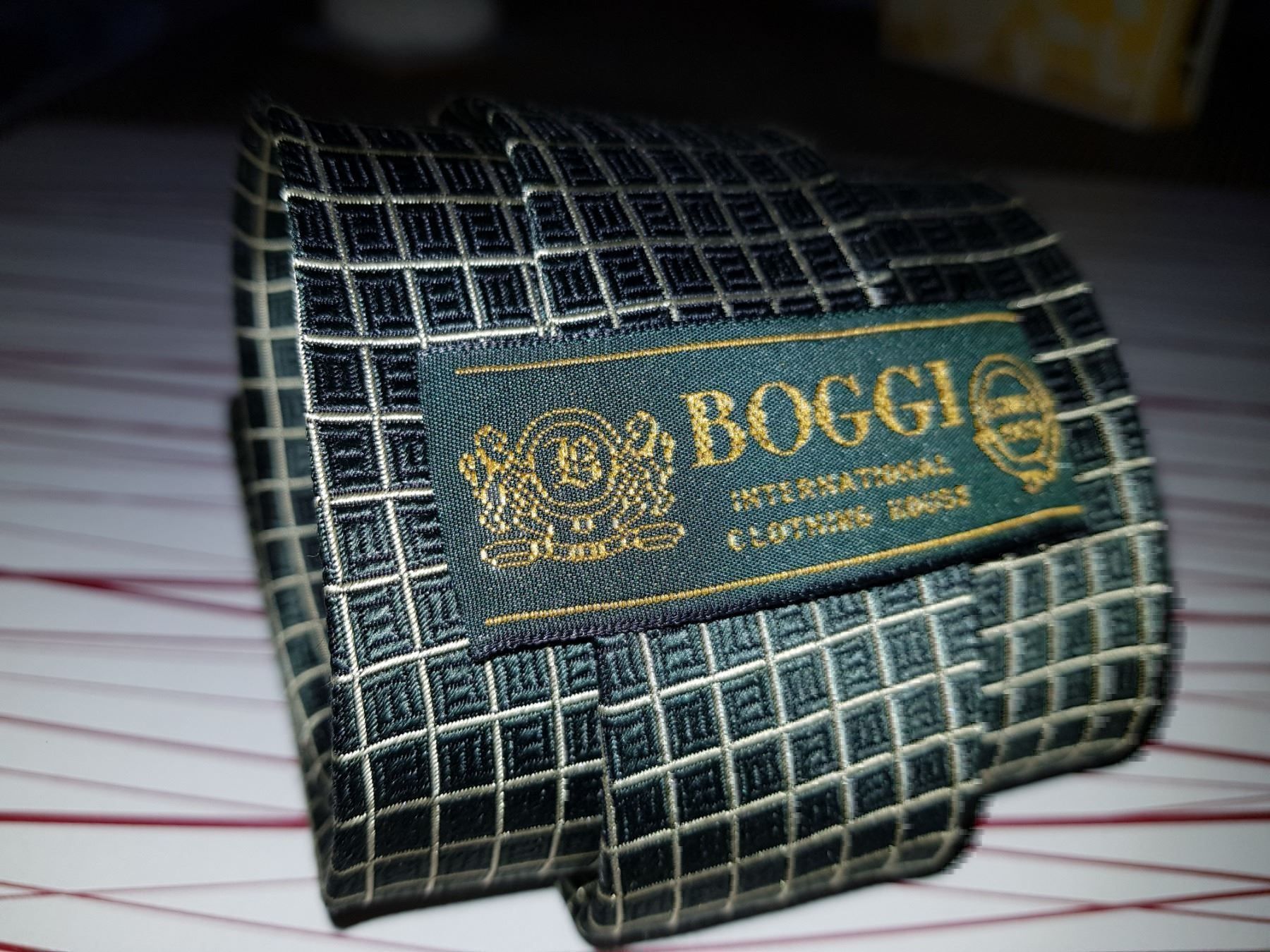 Cravatte: BOGGI Cravate en soie / Seiden Krawatte – Usato da Cossonay-ville venduto da Super-Price-Quality 3