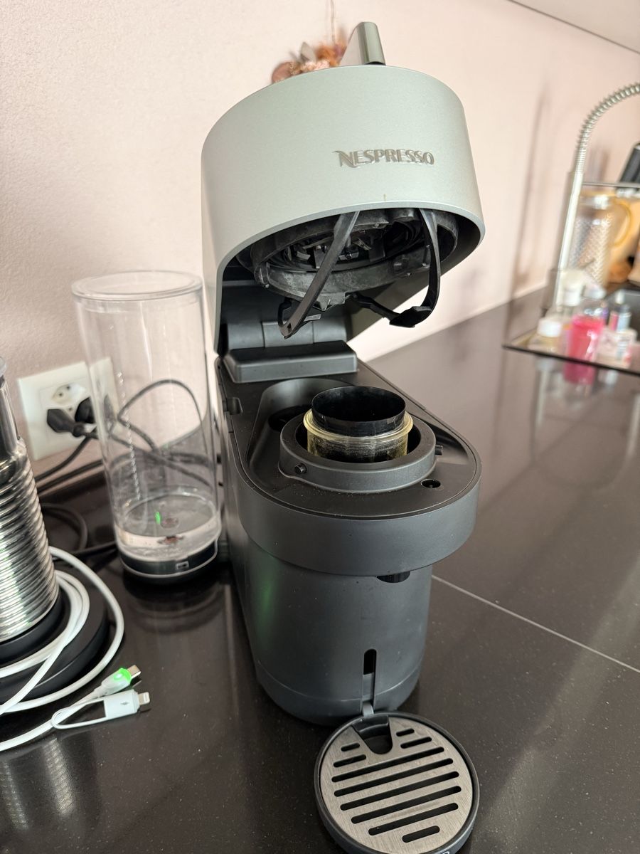 Nespresso Macchine per caffè & Macchine per espresso: Nespresso vertuo pop delux Titan – Usato da Kirchdorf BE venduto da omegatoc 2