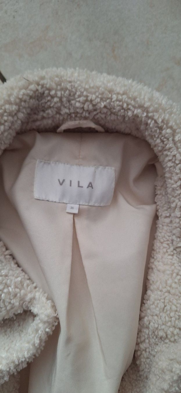 Vila Giacche: Veste teddy beige VILA taille S – Usato da St-Triphon venduto da Jldr0 3
