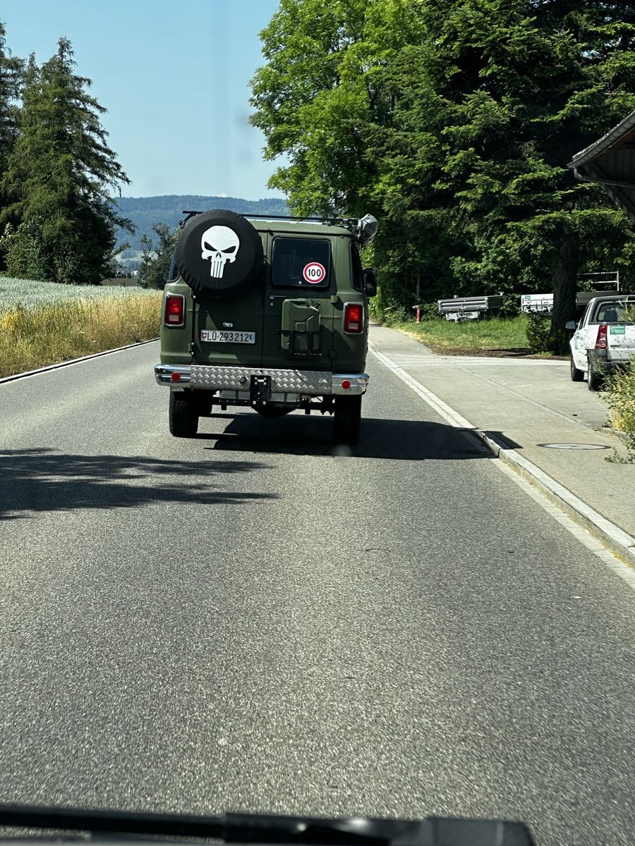 Veicoli da campeggio: Mowag 4x4 V8 Dodge B300 A8 Camper lange Version – Usato da Aesch LU venduto da Easykiwi 2