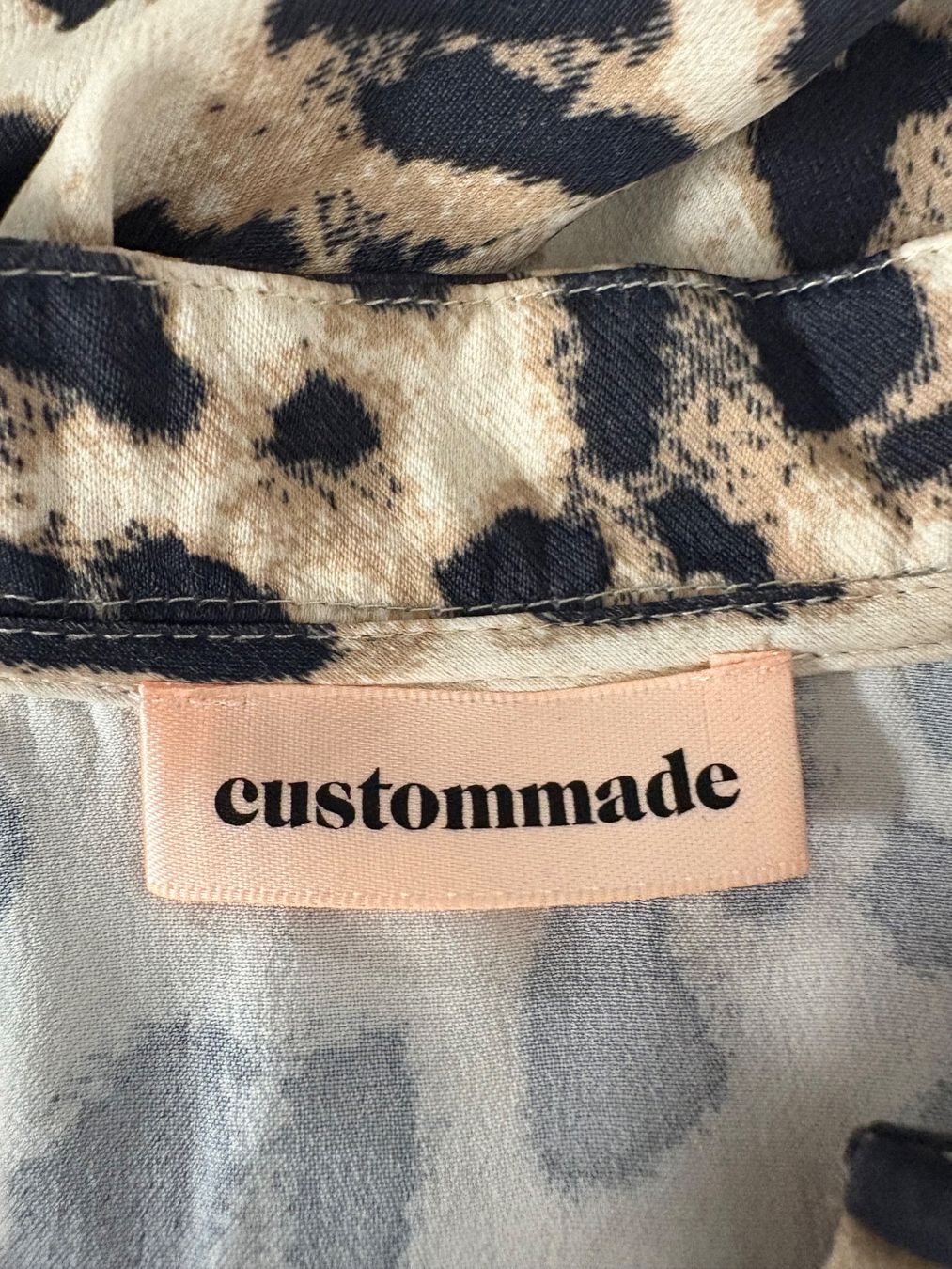 Blusen: Custommade Leichte Bluse mit Leo-Muster Gr. 38 Viskose – Neu (gemäss Beschreibung) aus Regensdorf von secondchancefashion 4