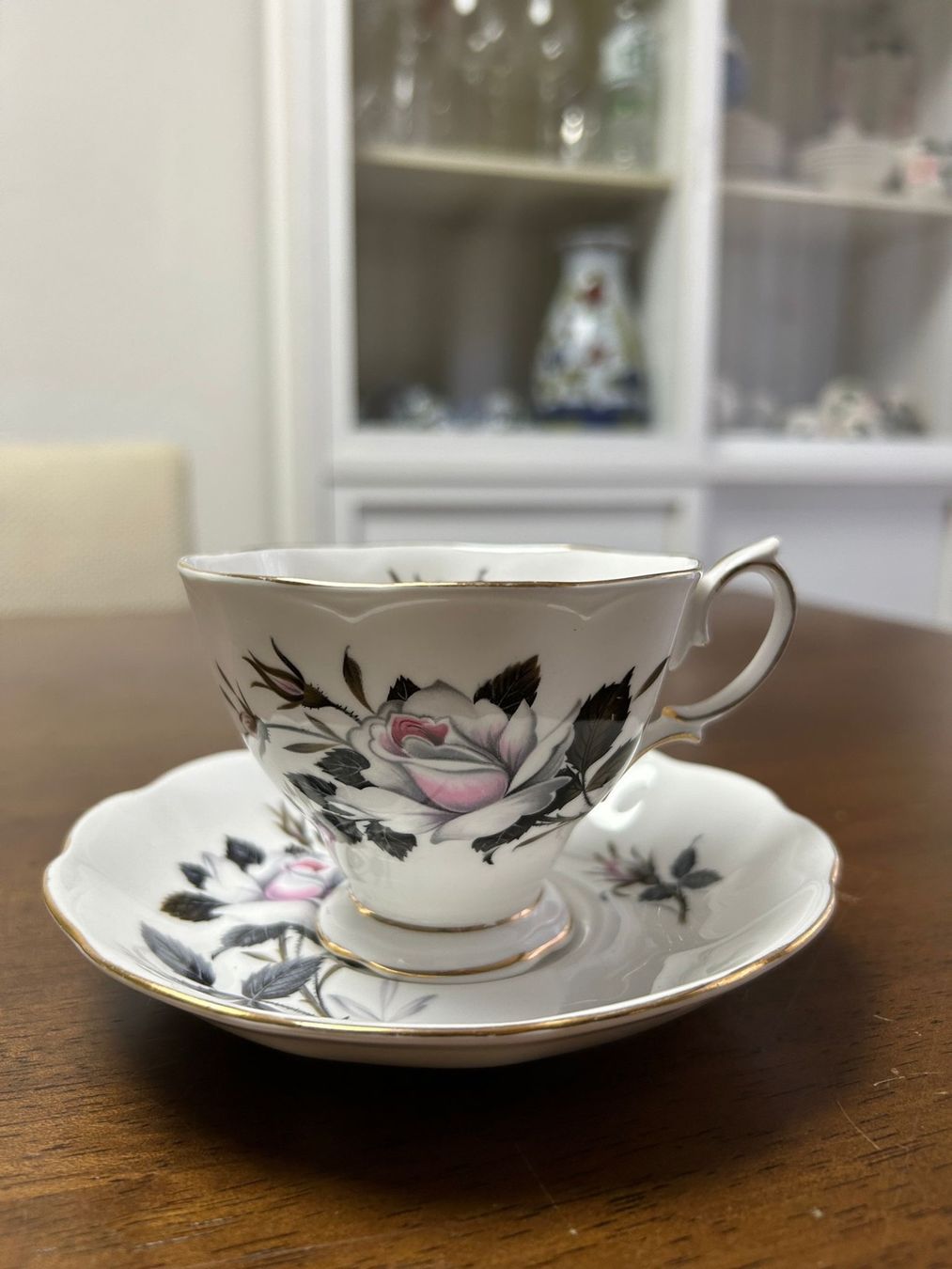 Royal Albert Tazze: Tazza da Tea royal albert queen messanger – Usato da Personico venduto da Giovinted28