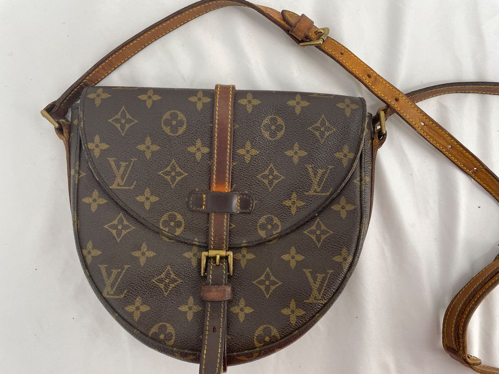 LOUIS VUITTON petit sac en cuir 2