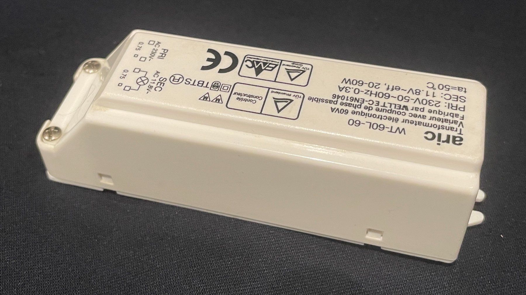 Componenti elettronici: Aric Trafo WT-60L-60 60VA Halogen Transformator gebraucht – Usato da Bern venduto da Chraebu2 2