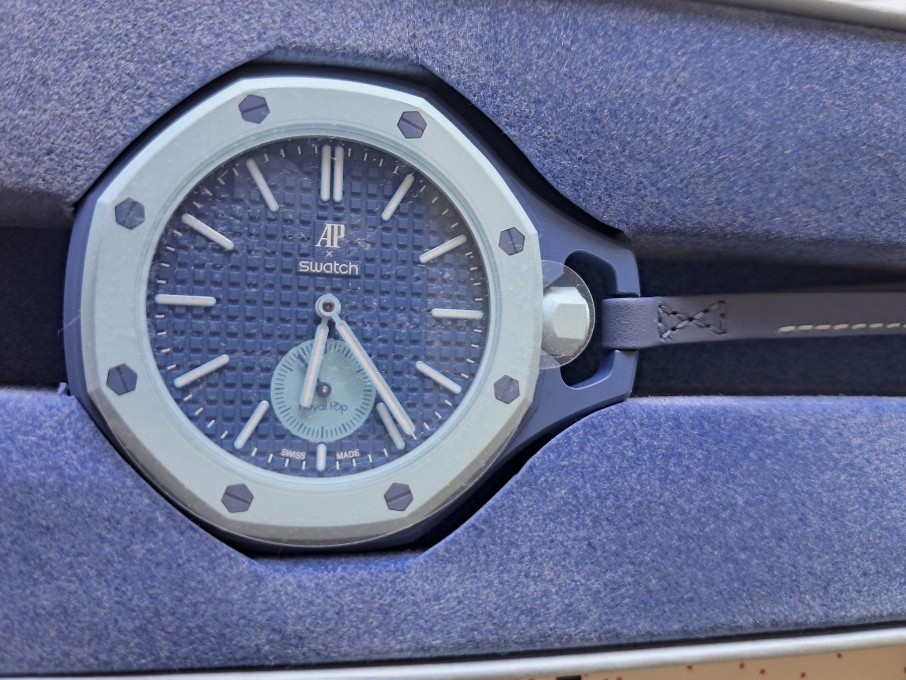 Audemars Piguet Orologi: Swatch x Audemars Piguet Royal Pop Lan Ba – Nuovo e nell'imballaggio originale da Niederhasli venduto da zvb_fgn2 2