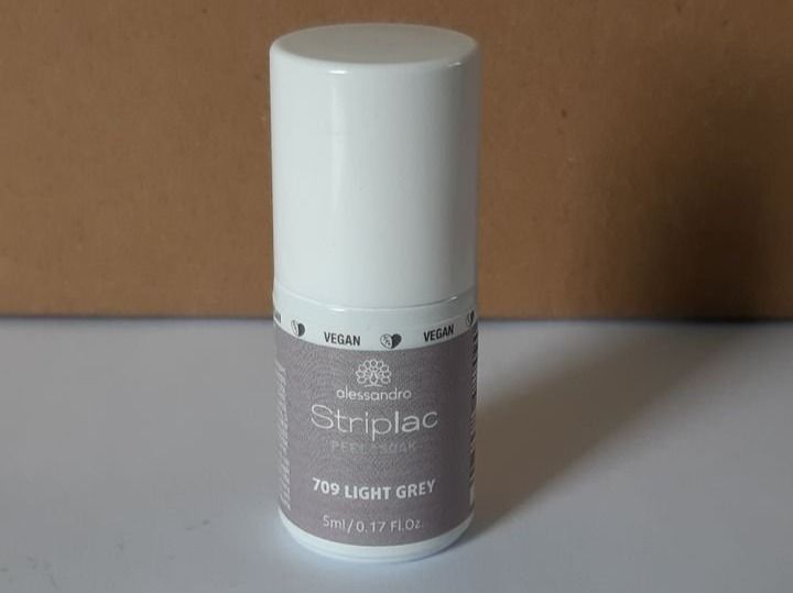Künstliche Fingernägel: Striplac 709 Light Grey 5ml / Alessandro NEU / UVP  18.95 – Neu und originalverpackt aus Zäziwil von blackpearl