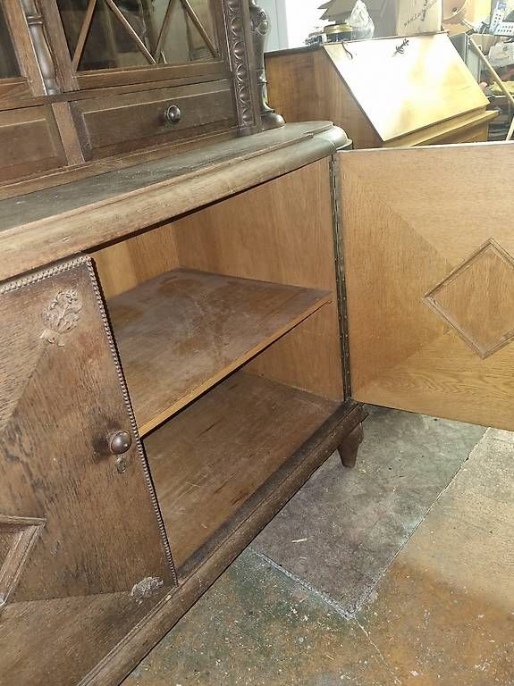 Credenze: Buffetschrank aus massivem Holz.(1900-1930) – Usato da Zuzgen venduto da Niko2404 2