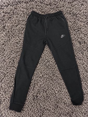 Nike Tech Fleece Hose schwarz Grösse S guter Zustand