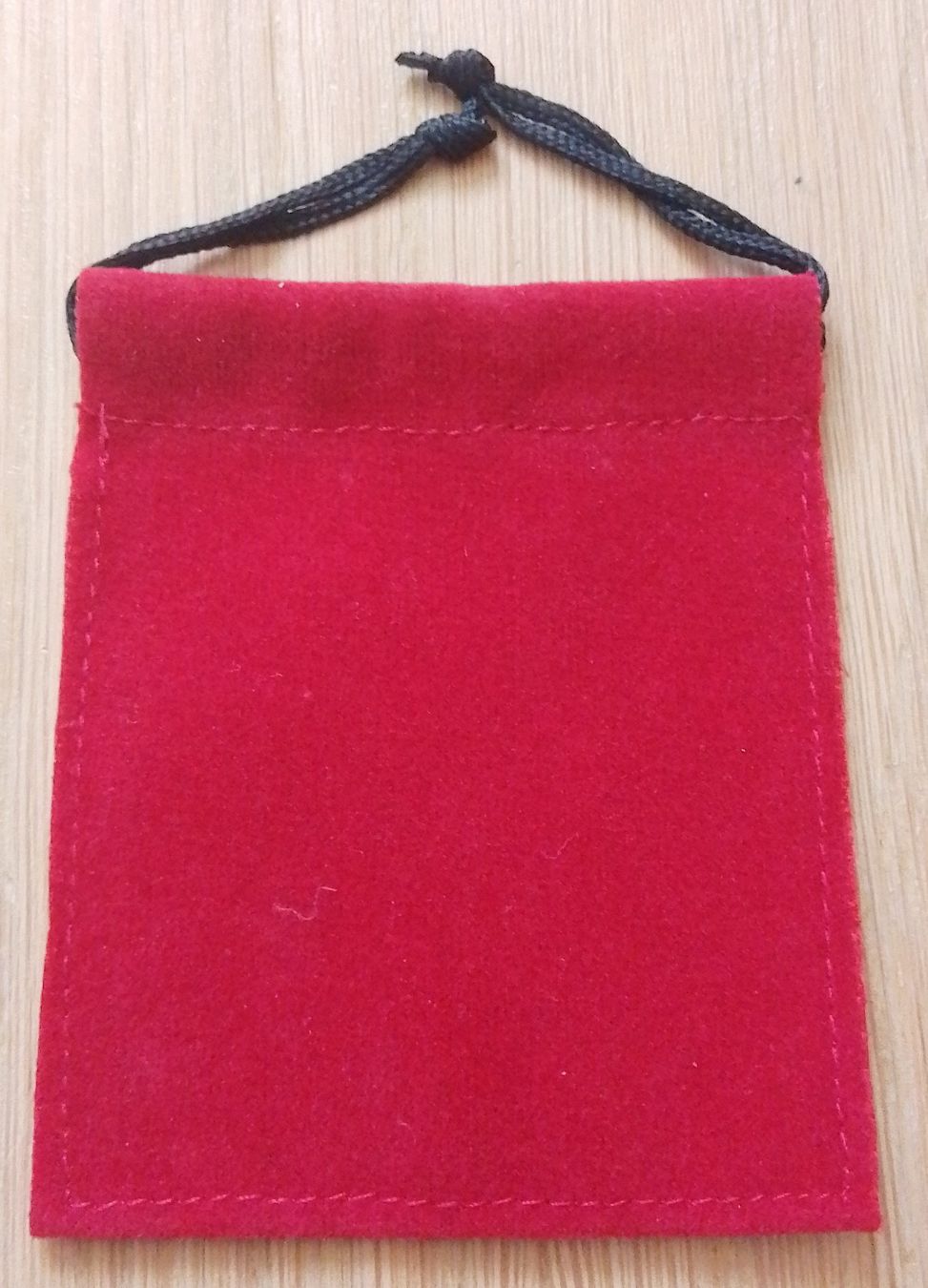 Taschen: Samtbeutel 8,2 x 6,7 cm mit Zugschnur rot – Neu (gemäss Beschreibung) aus Wohlen AG von salamanderspielwaren 1