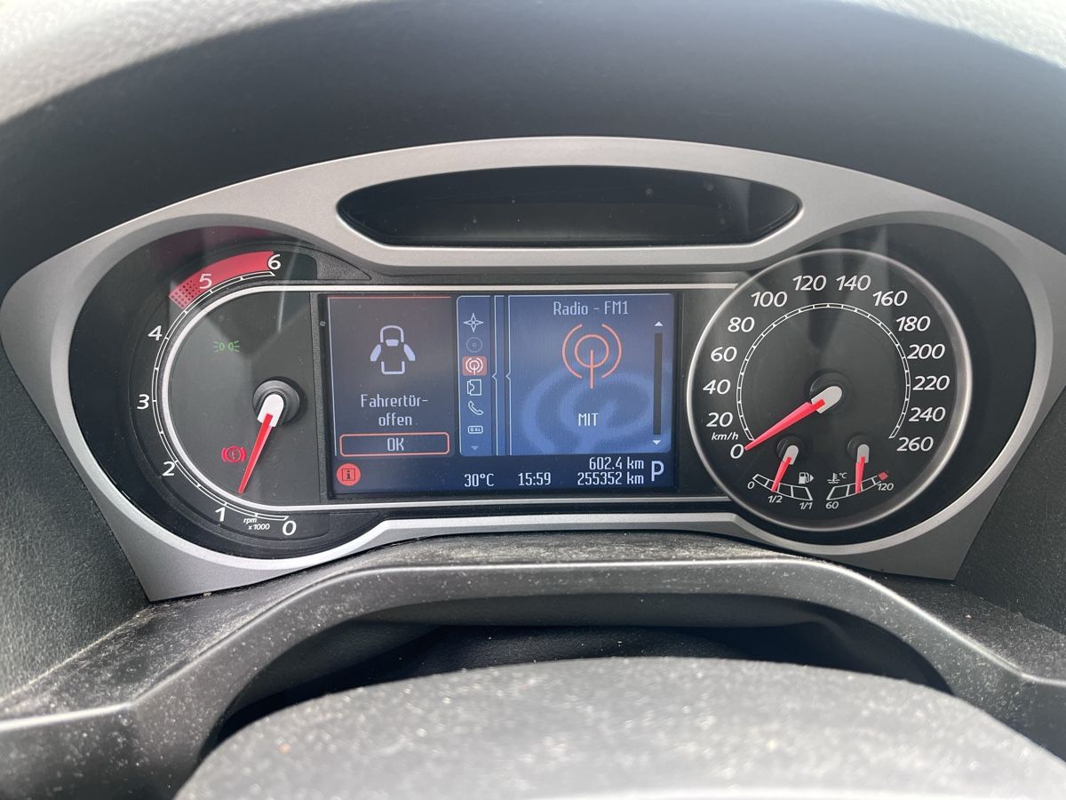 Ford Automobili: Ford Galaxy Titanium Kombi 7 Plätzer – Usato da Oberhofen Thun'see venduto da tim-crx 3